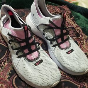 Women's Nike slip on shoe